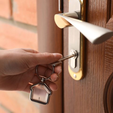 Man shot and killed after mistakingly walking into wrong apartment - photo licensed by shore news network.