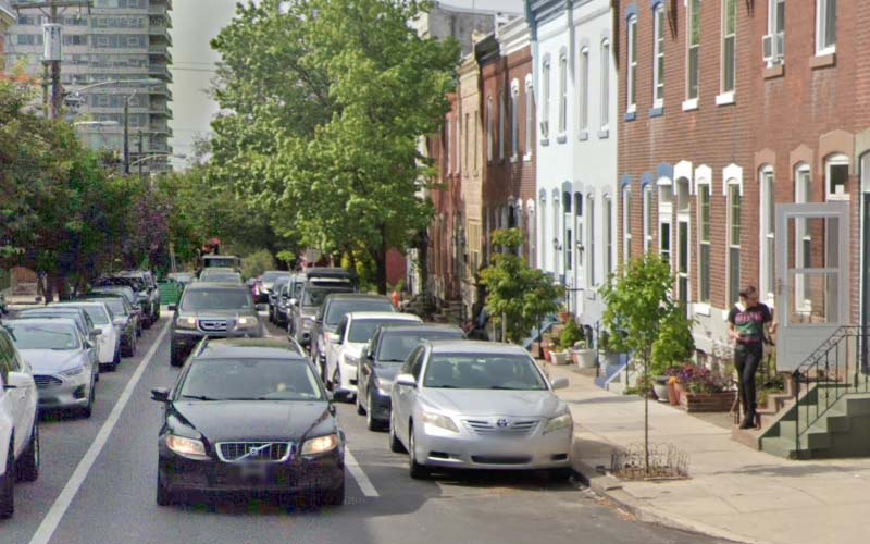 Woman Robbed at Gunpoint While Walking Dog Near Philadelphia Museum of Art, Bystander Shot at