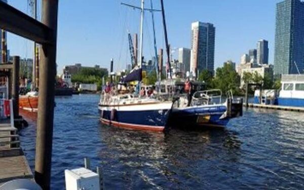 NYC MINUTE: Harbor Patrol Rescues Stranded Sailboat