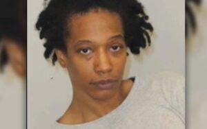 Newark woman wanted for assault and robbery