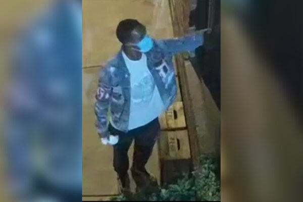 Unsuccessful Burglar Caught on Camera Failing to Open Cash Register