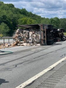 Trash trailer roll over on route 17 in sullivan county