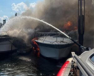 New york marine firefighters battle blaze at brooklyn marina