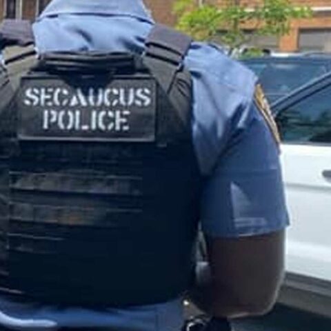 New yorker with injured dog threatened to kill new jersey animal shelter volunteer - photo licensed by shore news network.