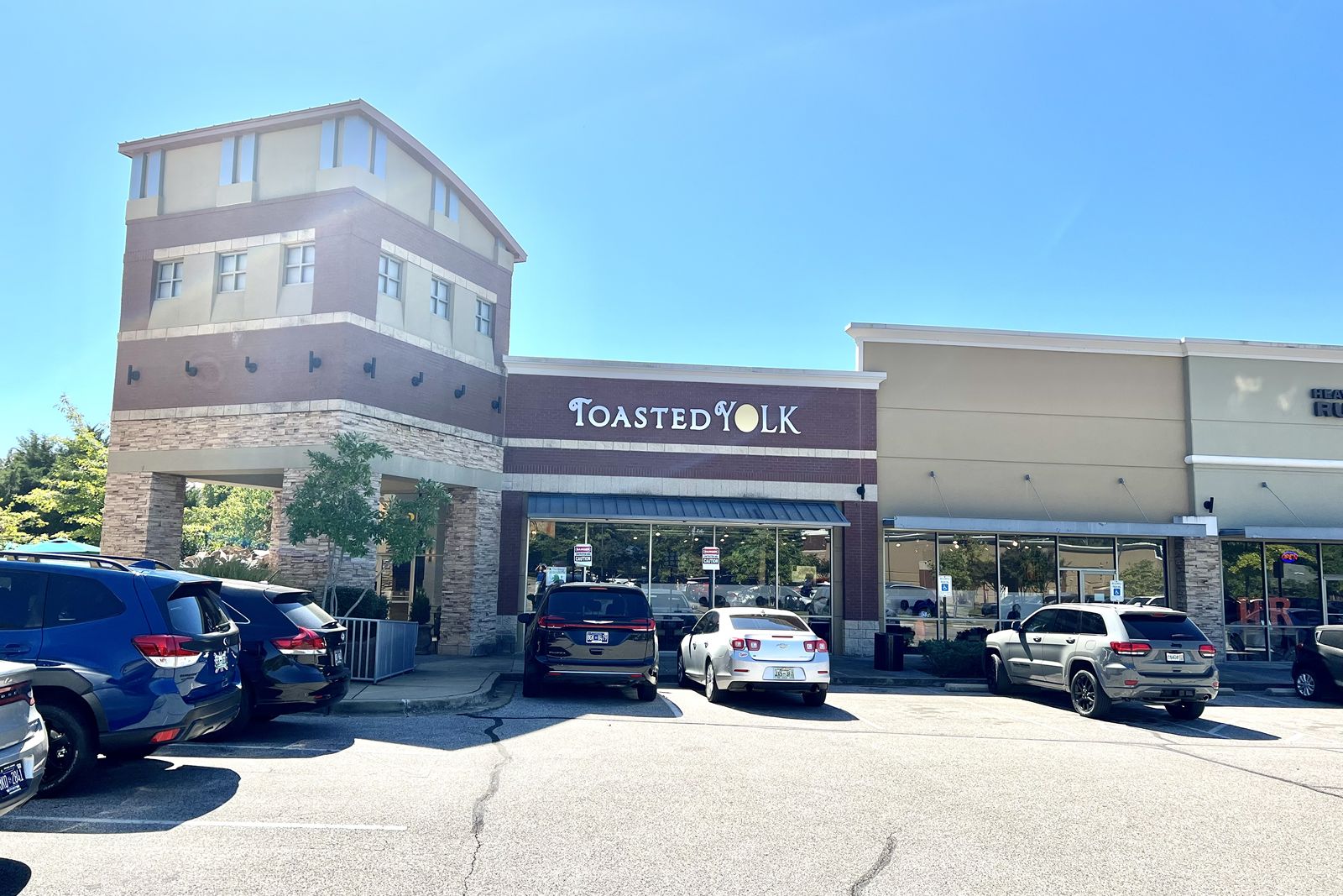 Tennessee Gets Ready for Boozy Brunching at Its First Toasted Yolk Cafe