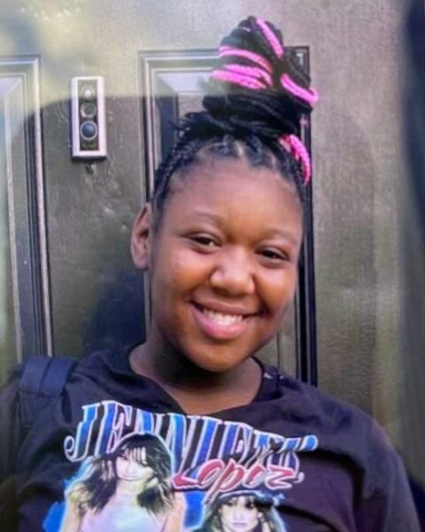 13-year-old aleyah jackson (5’4 190lbs). Last seen in the essex area wearing a maroon jacket (aéropostale) and blue pants. Anyone with information is requested to call 911 or 410-307-2020.