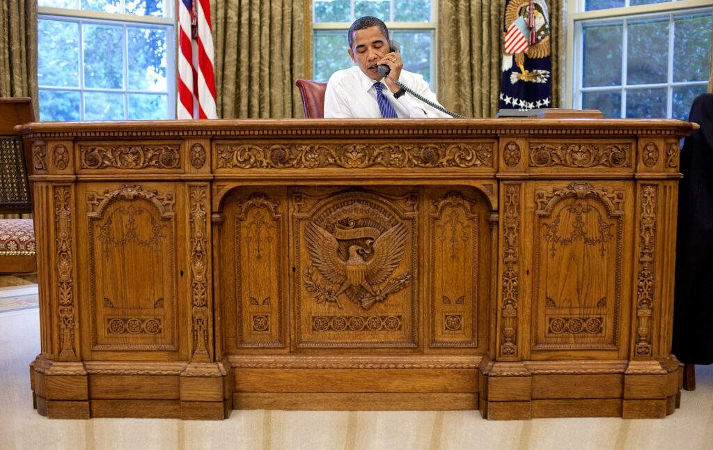 Chris Christie mocks Trump over his desk at Mar-A-Lago, He can't believe he's not president Chris Christie mocks Trump over his desk at Mar-A-Lago, He can't believe he's not president