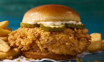 Chicken n’ Biscuits by Cracker Barrel Enters the Chicken Sandwich Competition with New Homestyle Chicken Sandwich