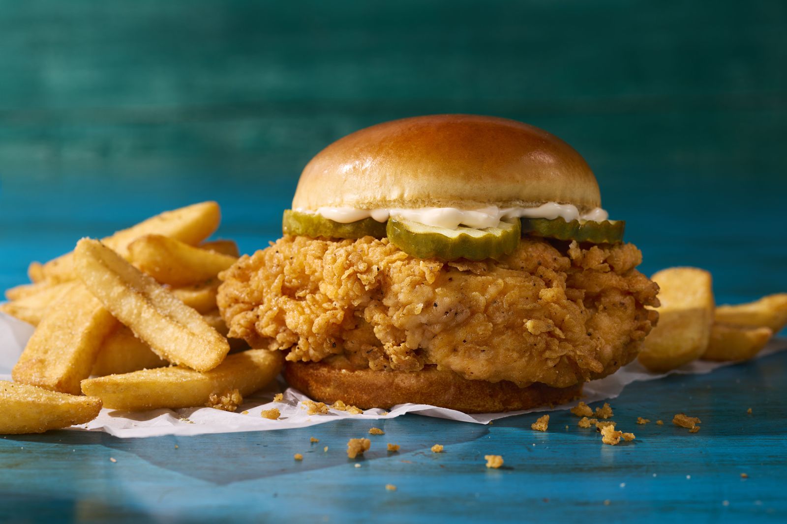 Chicken n' Biscuits by Cracker Barrel Enters the Chicken Sandwich Competition with New Homestyle Chicken Sandwich