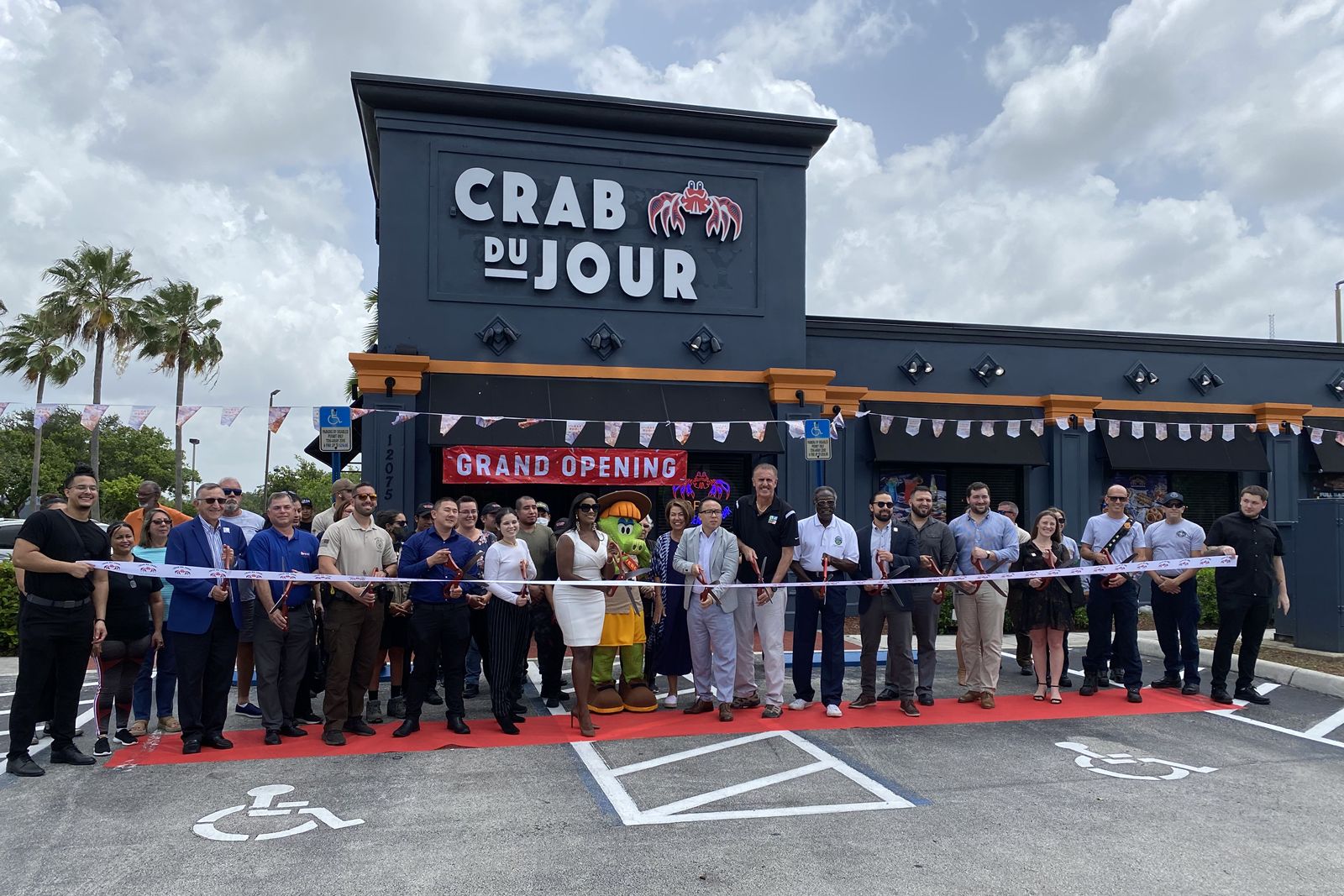 Crab Du Jour Celebrates Grand Opening of 85th Location and Continued South Florida Expansion with Newest Location at Deerwood Town Center in Miami Crab Du Jour Celebrates Grand Opening of 85th Location and Continued South Florida Expansion with Newest Location at Deerwood Town Center in Miami