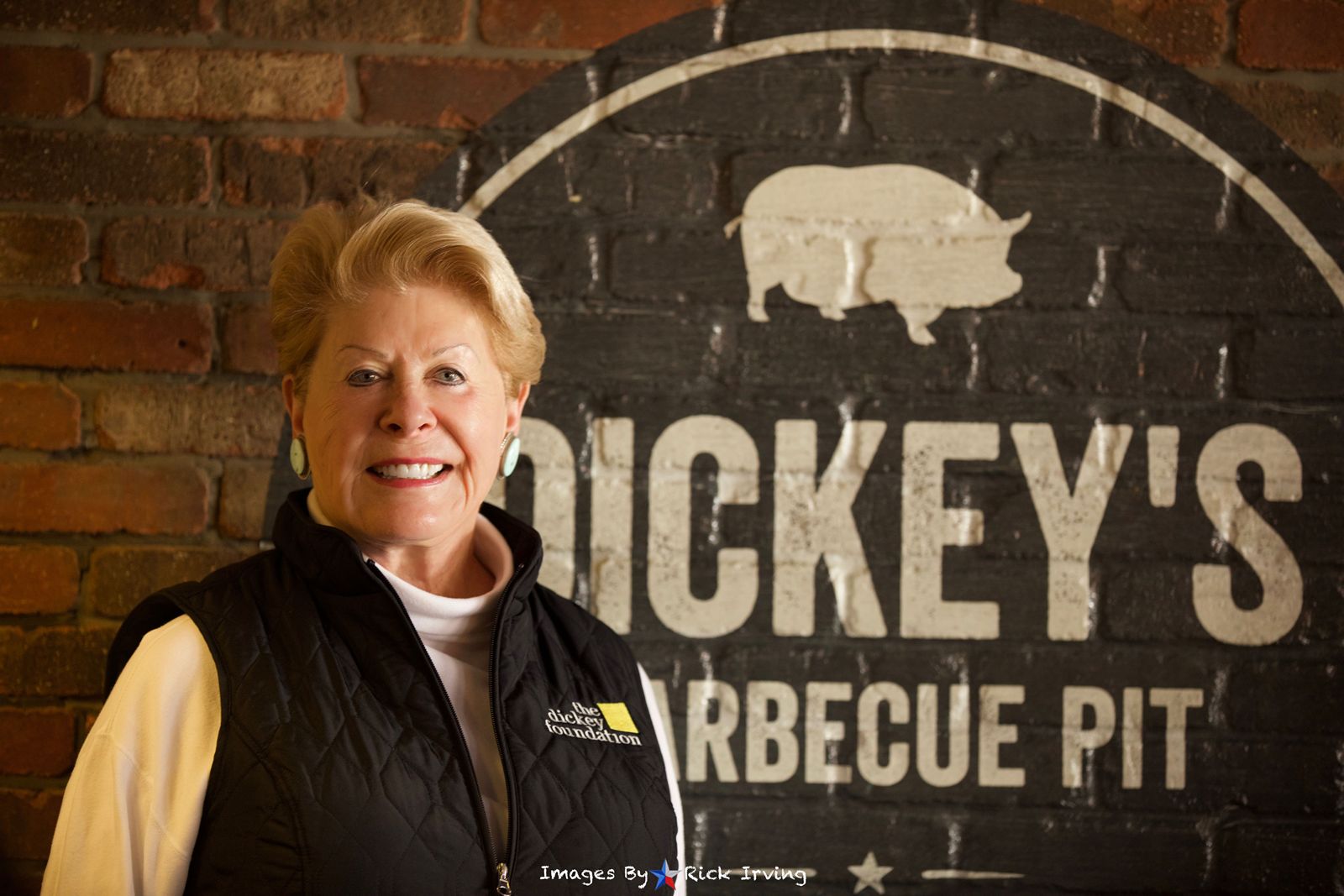 Maurine Dickey Dickey's Barbecue Pit Continues 80th Anniversary Celebration with Donation to Ennis Police Department