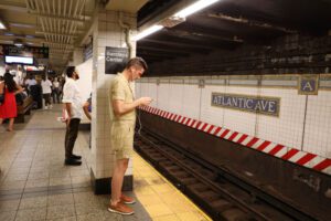 Man slashed and killed on new york city subway train