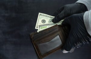 Glen burnie man robbed by police impersonator