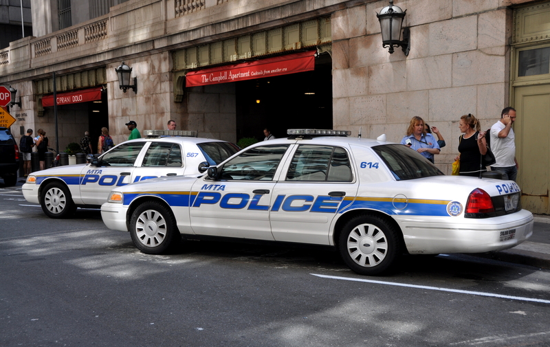 Woman with knife menaces passengers at New York City's Grand Central station