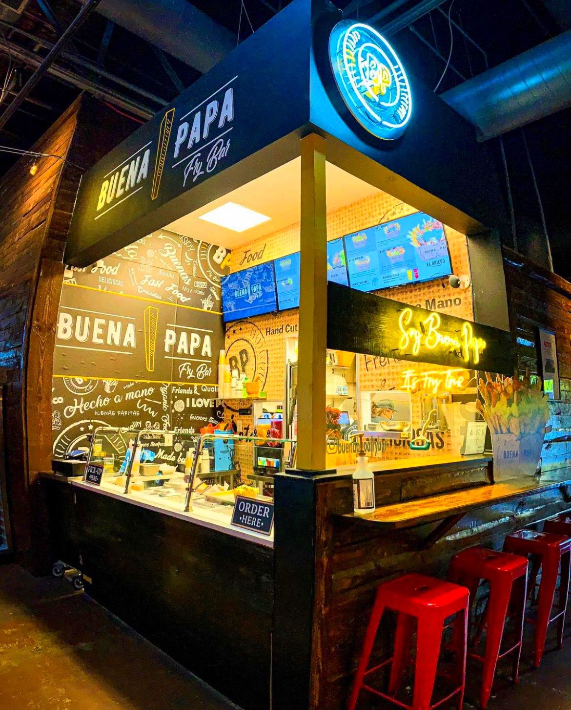 Foodie Franchises Adds Buena Papa Fry Bar to Franchise Portfolio