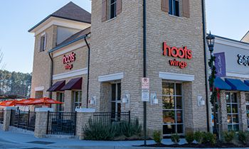 Hoots Wings Flies into Lone Star State with Extended Franchise Efforts in Texas