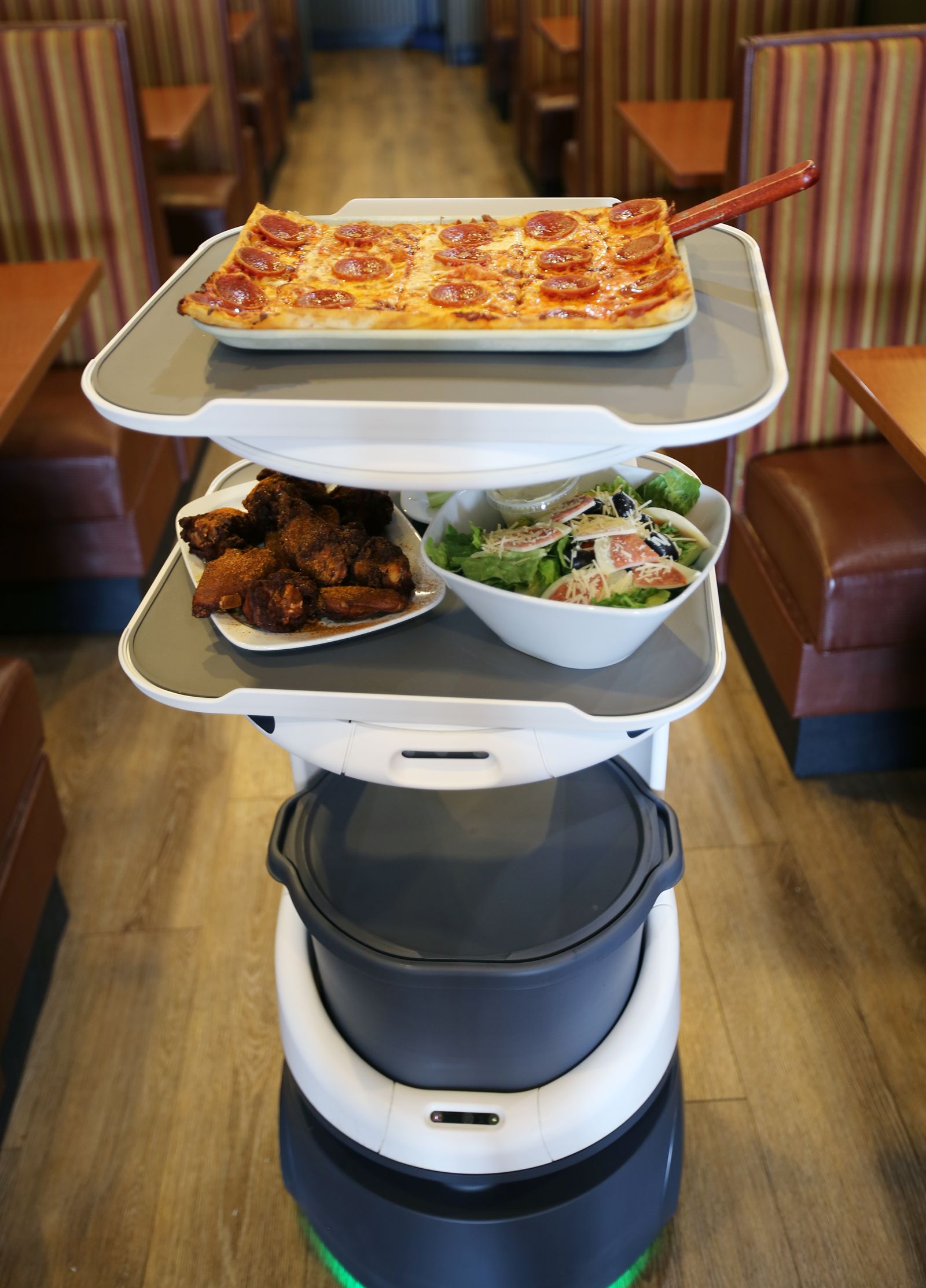 Ledo Pizza Partners with Bear Robotics to Debut Ledo Bot 9000