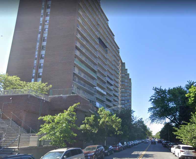 Teen girl shot and killed in Brooklyn apartment building lobby