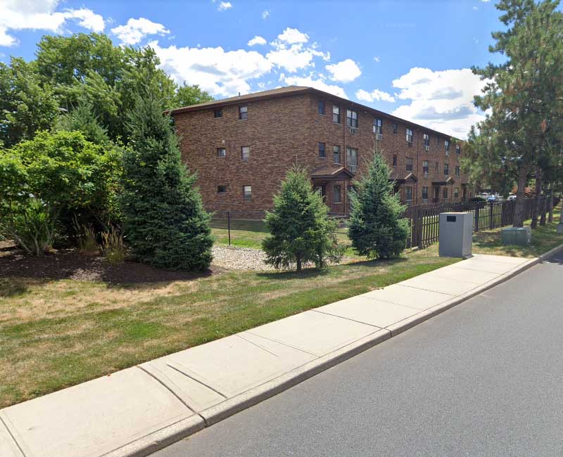 70-year-old New Jersey shoots and kills himself as police respond to burglary call