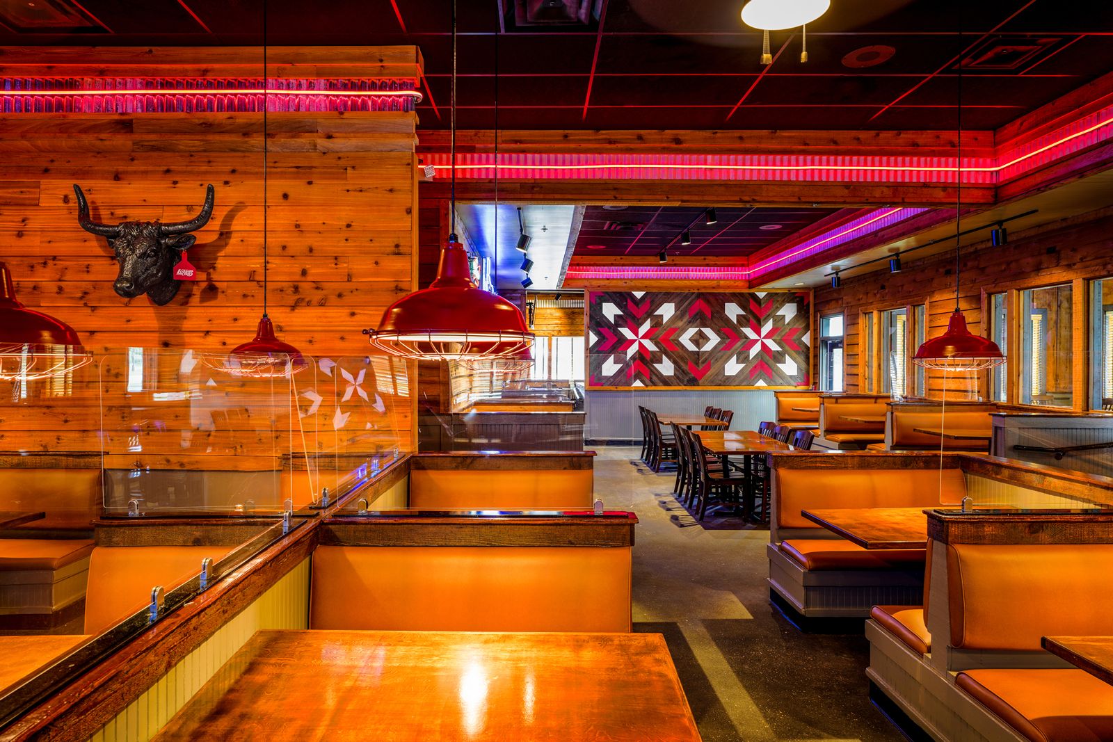 Logan's Roadhouse Celebrates Grand Reopening of Remodeled Restaurant