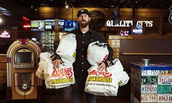 Logan’s Roadhouse Unites with Country Music Artist Riley Green