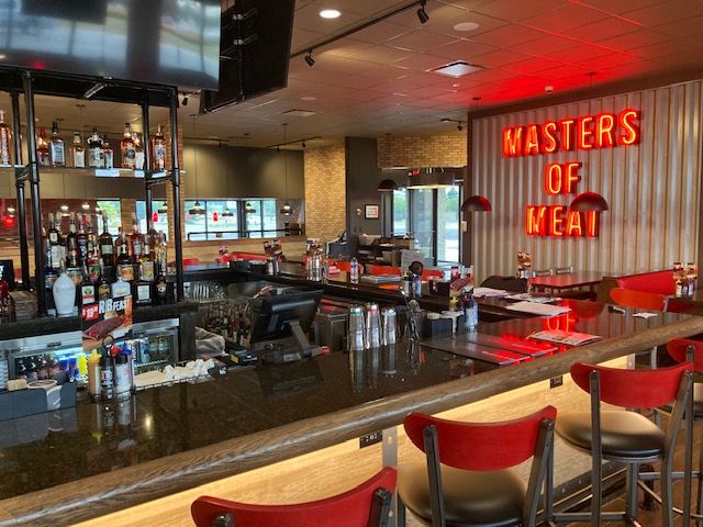 Masters of Meat Smokey Bones Celebrates Grand Opening in Utica