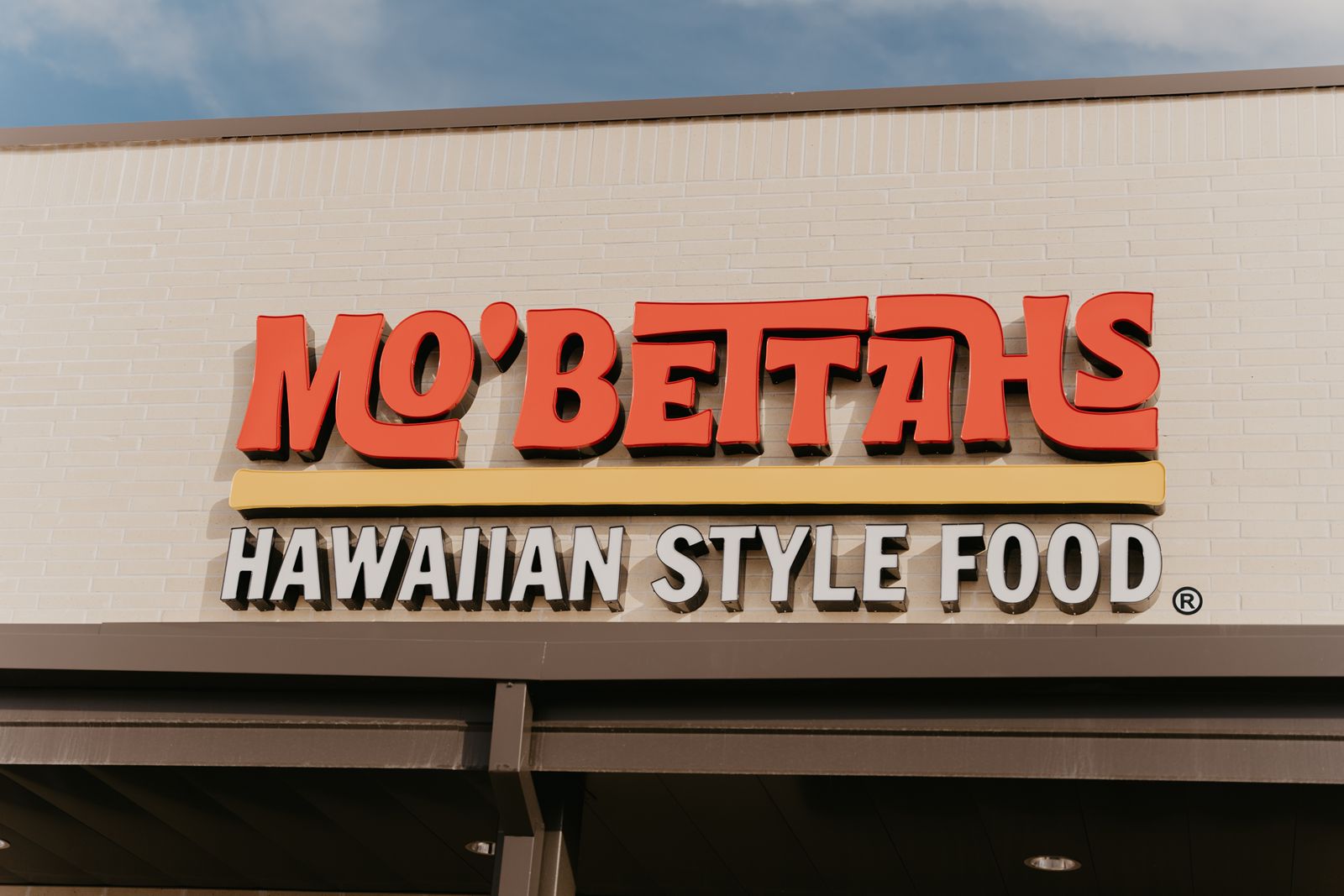 Mo' Bettahs Seeks New Team Members to Spread the Aloha Spirit in Overland Park