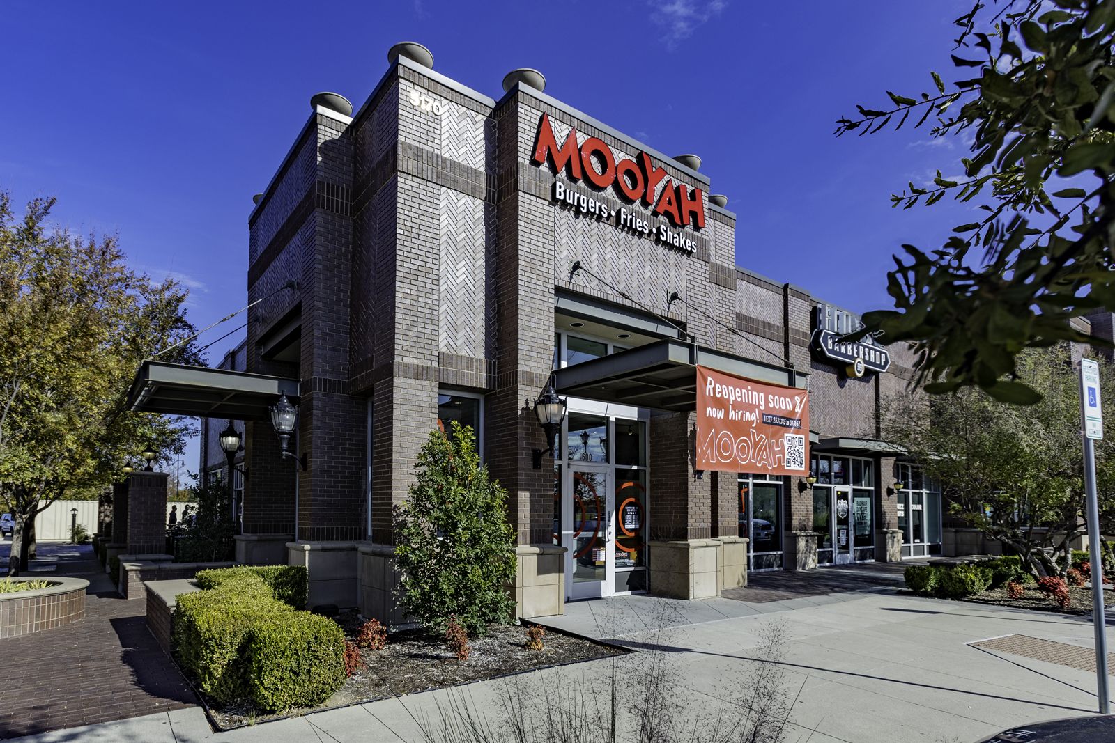 MOOYAH Burgers, Fries & Shakes Enters 2022 With Four New Signings For 15 Units