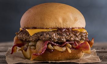 MOOYAH Burgers, Fries & Shakes Introduces Tillamook Cheddar Slices at Locations Across Texas and Louisiana