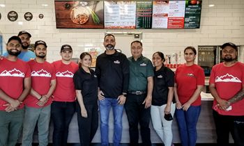 Mountain Mike’s Pizza Proudly Opens in Rossmoor Town Center
