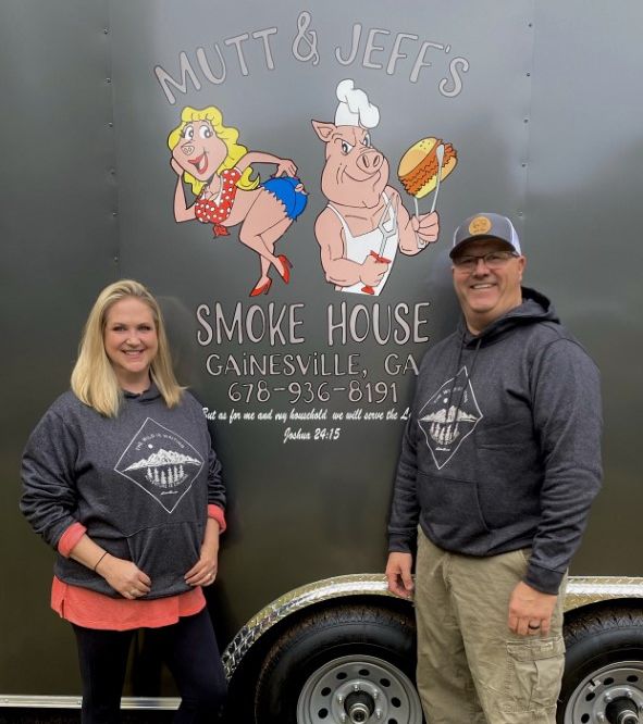 Mutt & Jeff's Smoke House Announces First Franchise Sale