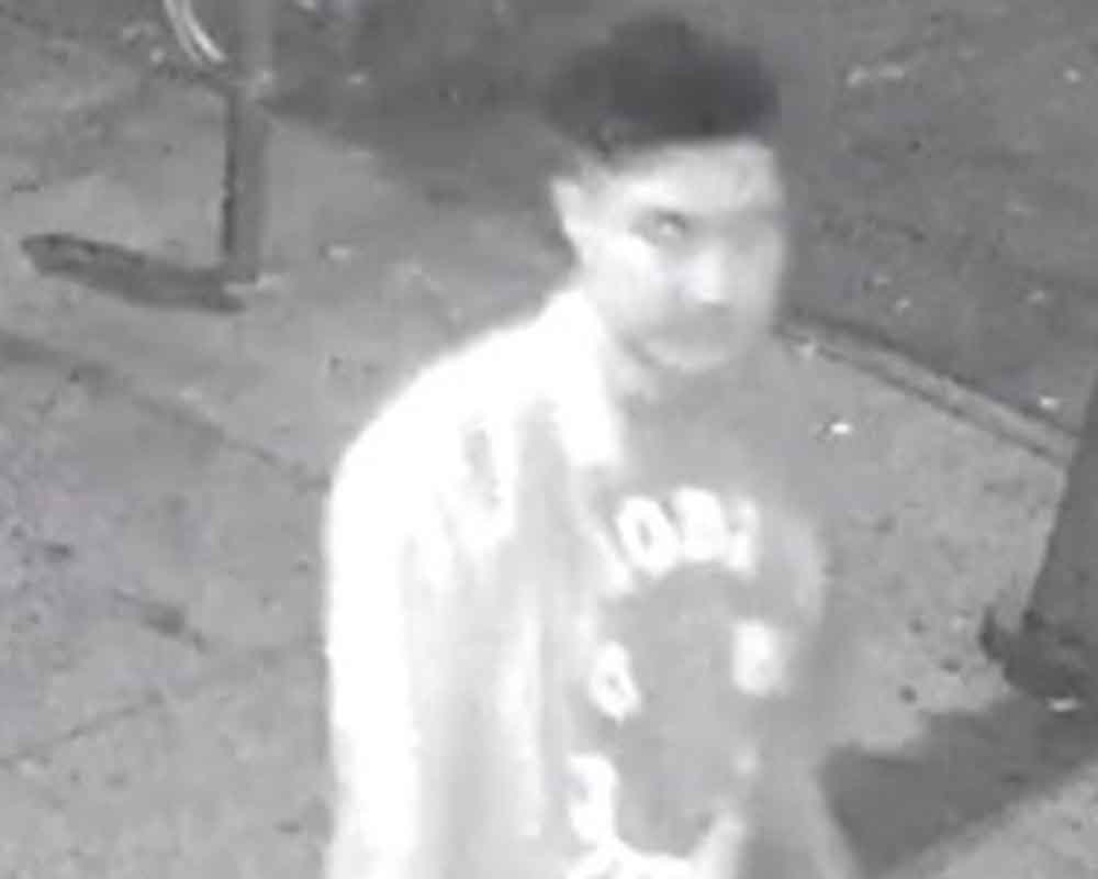 On 10/23/22 at 2 AM, near 147 St & Roosevelt Ave in Queens, the suspect pushed a 47-year-old to the ground, touched the victim's body inappropriately & attempted to pull down her pants.