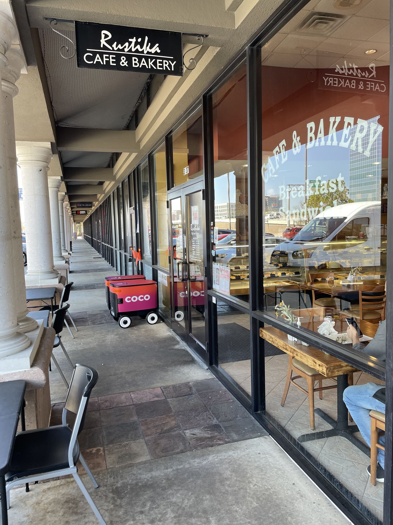 Rustika Café and Bakery Partners with Robot Delivery Service
