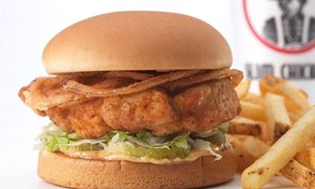 Slim Chickens Celebrates November 8th Opening in Jackson, Tennessee
