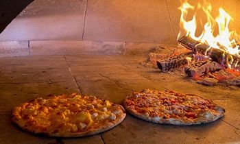 Smokin’ Oak Wood-Fired Pizza & Taproom Selected as a Top Brand in the Fast Casual 2022 Movers & Shakers List
