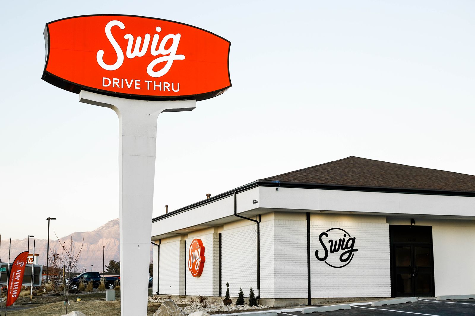 Swig Hosts Third-Annual 'Save The Cups' Campaign