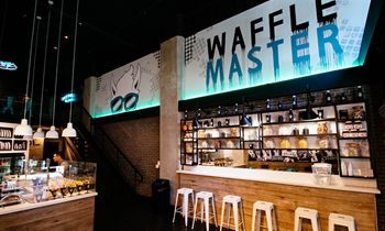 The Dolly Llama Makes Dallas, Texas Debut With Grand Opening Celebration