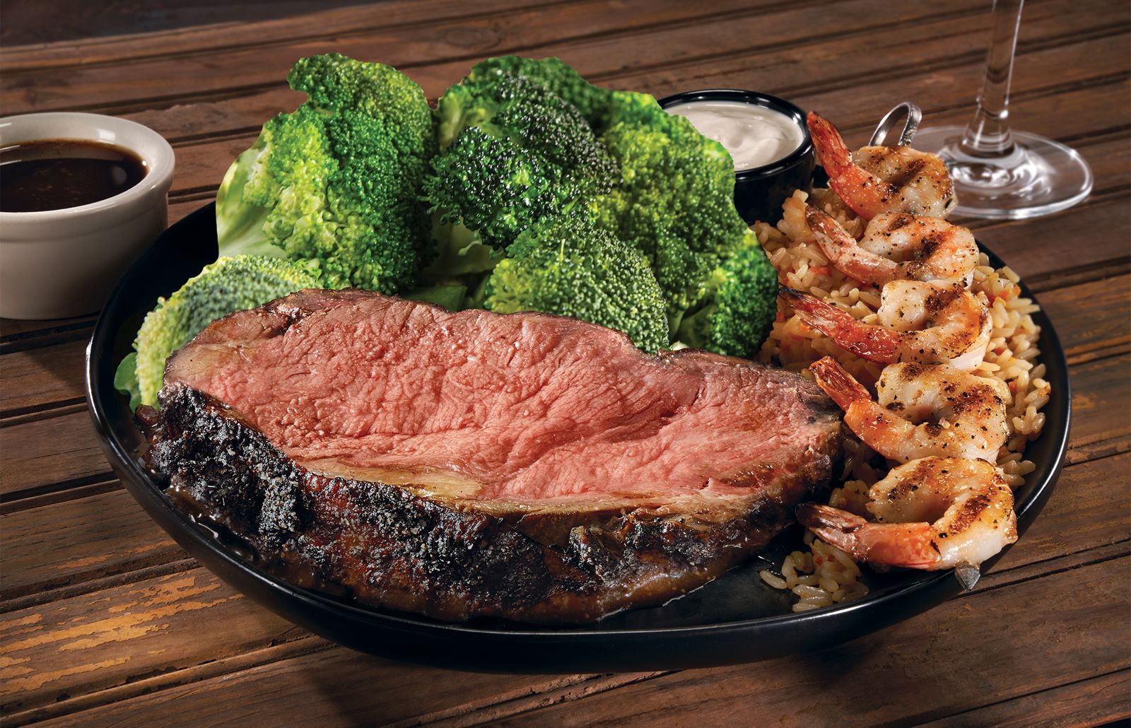 Treat Mom to an Indulgent Prime Rib Meal This Mother's Day at Logan's Roadhouse