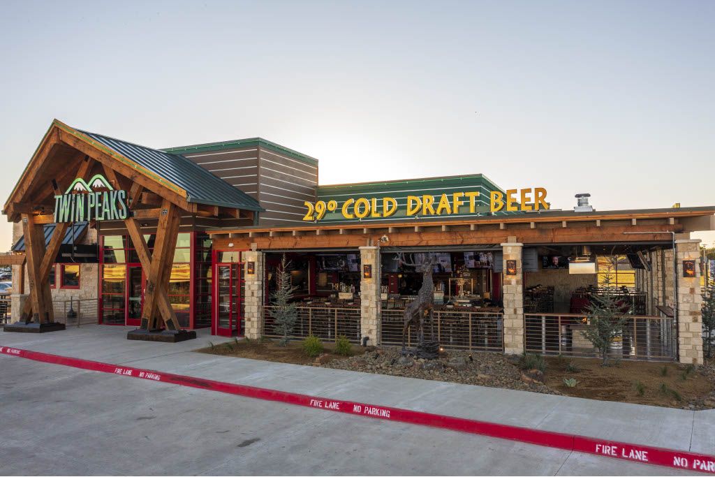 Twin Peaks Brings the Ultimate Game Day Experience to Grand Prairie