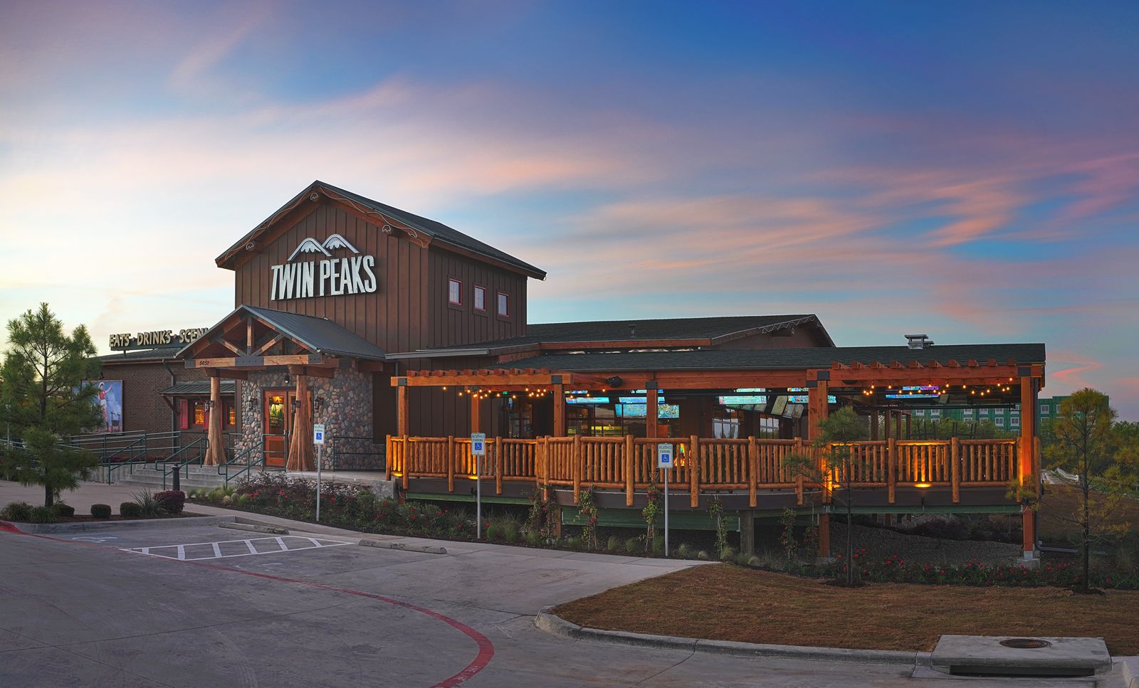 Twin Peaks Signs Multi-Unit Deal to Expand Further Across North Carolina