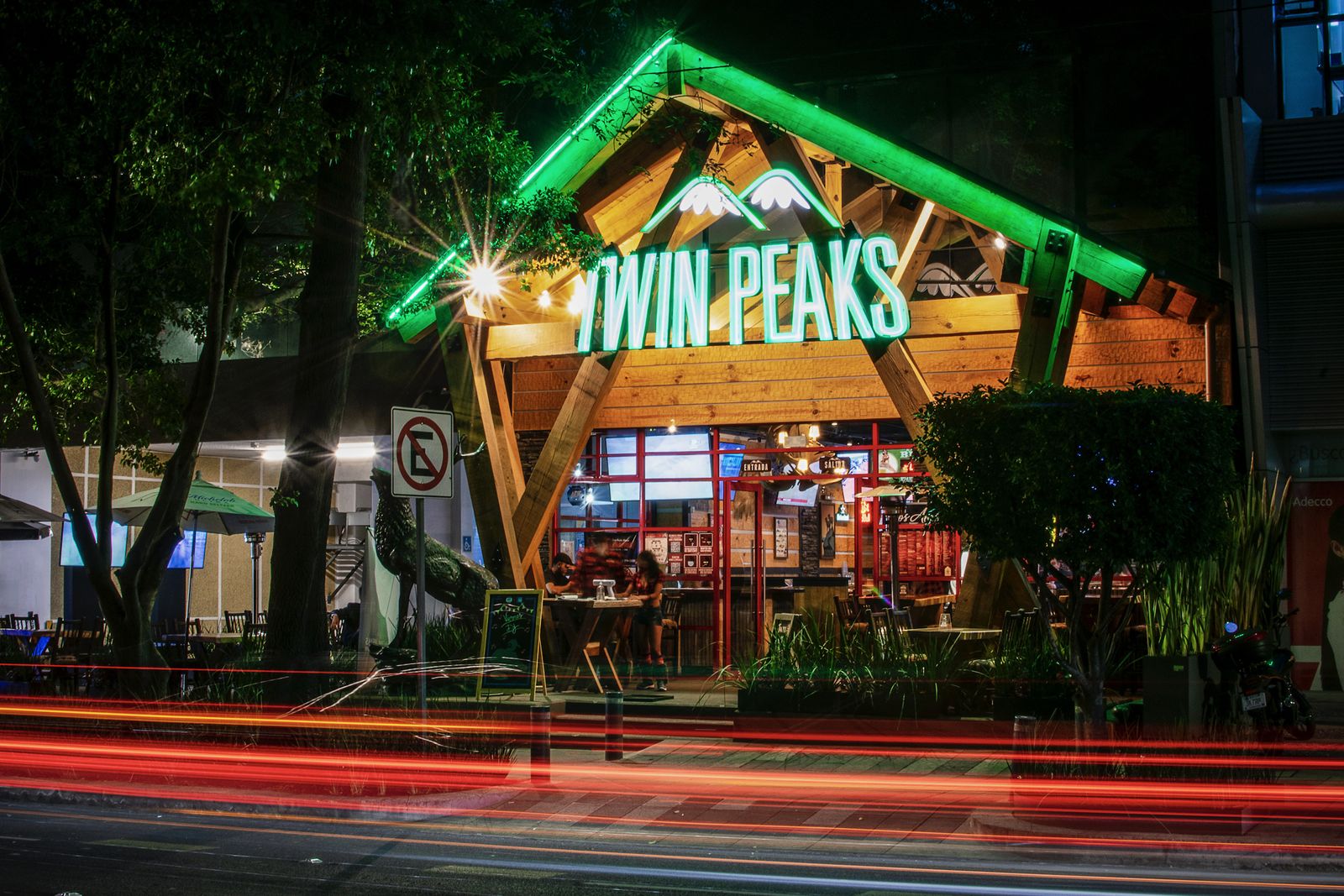 Twin Peaks Spreads Lodge Mantality Further Across Mexico