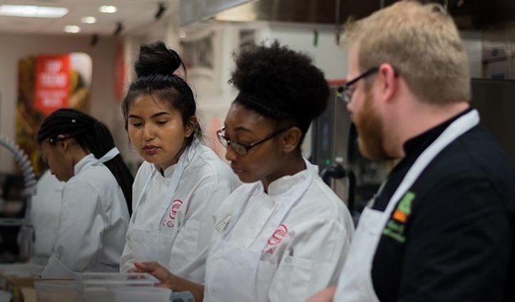 US Foods Expands Scholarship Program