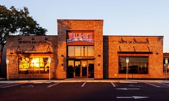 Walk-On’s Celebrates Grand Opening of First Starkville Restaurant