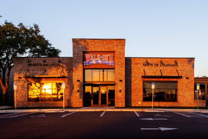 Walk-on’s celebrates grand opening of second myrtle beach restaurant