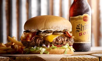 Willie’s Grill & Icehouse Celebrates Grand Opening in Cibolo