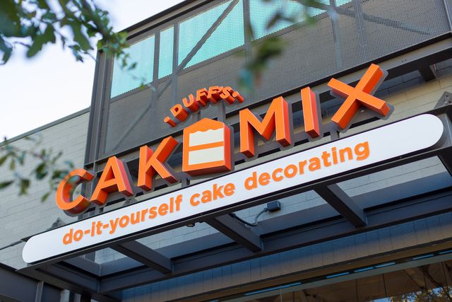 World's Top Cakemaker Offers Franchises of Duff's CakeMix