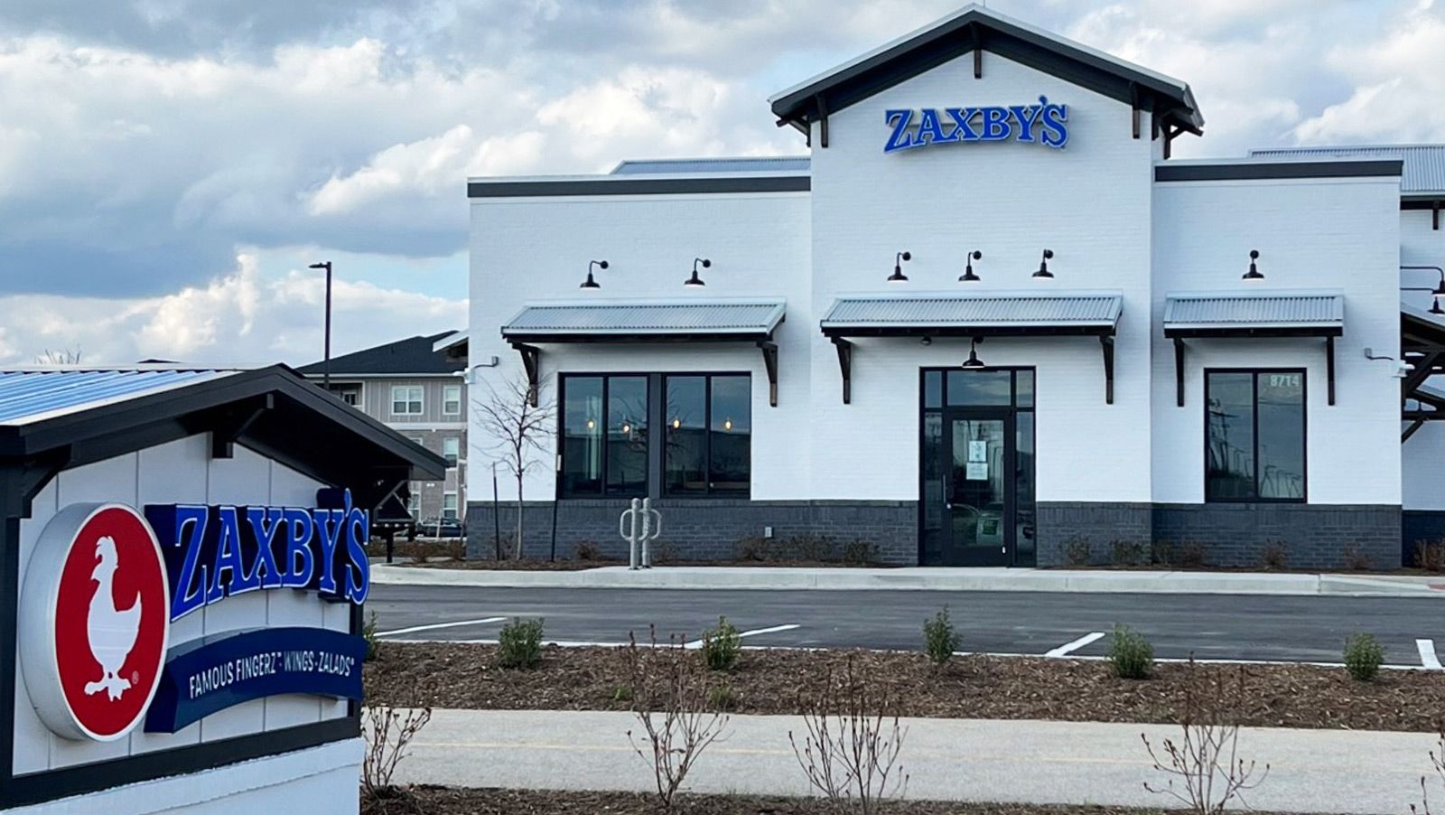 Zaxby's Opens Its First Restaurant in Avon, Indiana