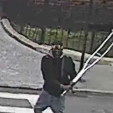 Do you know this guy? On 11/17/22 at approx. 7:38 am, on the corner of st paul's pl & st paul's ct in brooklyn, the suspect, unprovoked, struck a 12-year-old male multiple times with a crutch before fleeing.