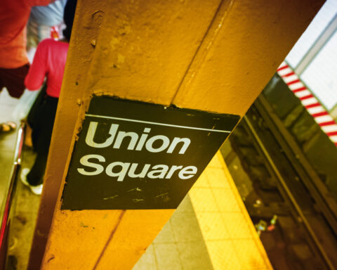 Union Square sign in New York subway station