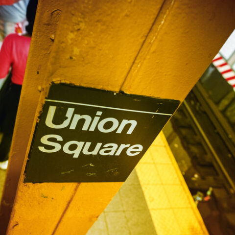 Union square sign in new york subway station